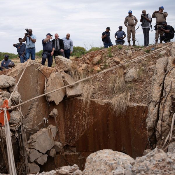 South African task team begins rescue operation of trapped illegal miners