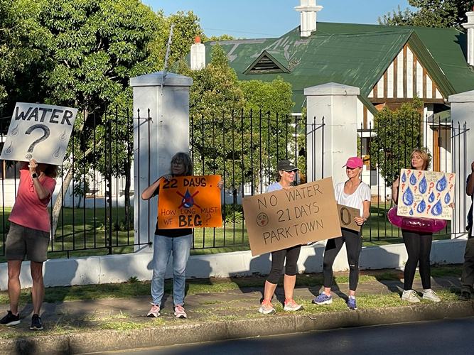 Prolonged water outages sparks protests in Joburg